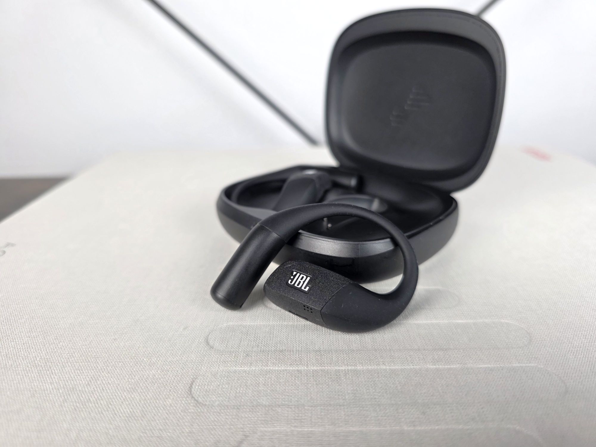 Test JBL Endurance Zone : des écouteurs sportifs IP68 très résistants, mais encore ?