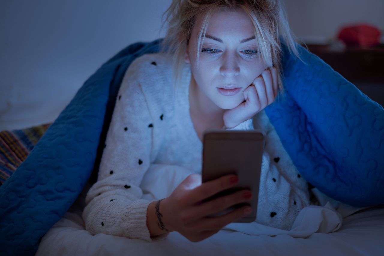Accro un jour, addict toujours/? Les réseaux sociaux dans la vie des trentenaires et quadras