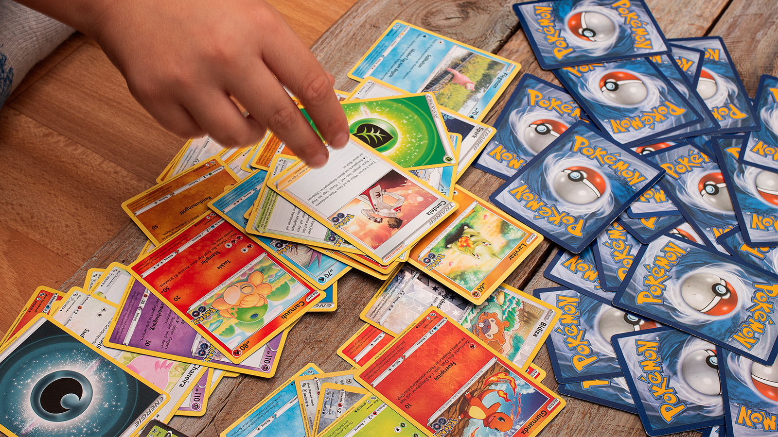 Pokémon 30e anniversaire : les scalpers furieux, les cartes rares deviennent enfin plus accessibles