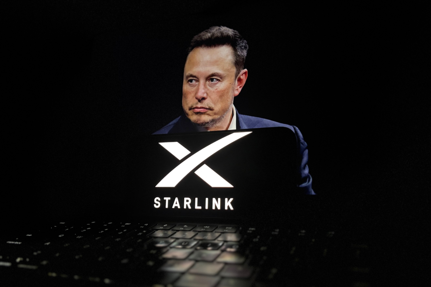 Starlink V3 : Elon Musk frappe fort avec ses nouveaux satellites aussi rapides que la fibre
