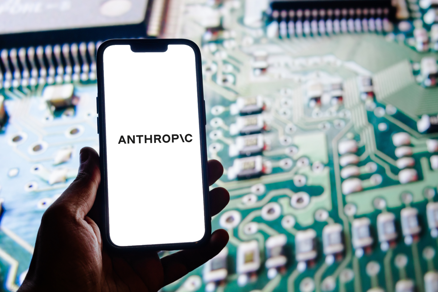 NVIDIA, Anthropic, Microsoft : c'est quoi ce nouveau deal monstrueux dans l'IA ?