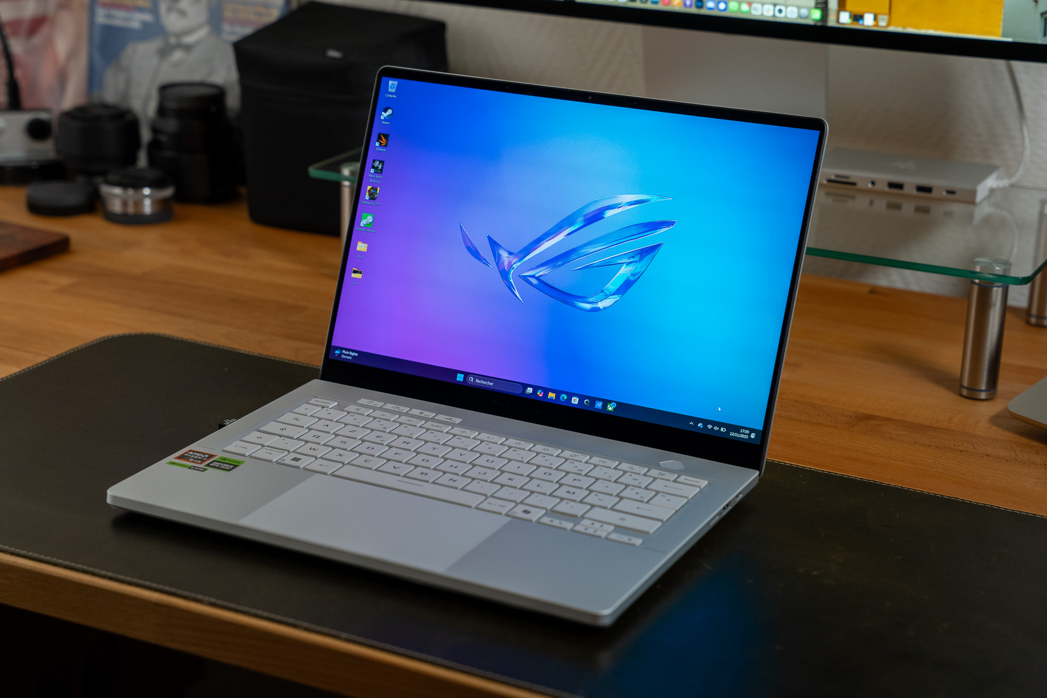 Test ASUS ROG Zephyrus G14 (2025) : le meilleur ennemi du Blade 14 est-il toujours aussi bon ?