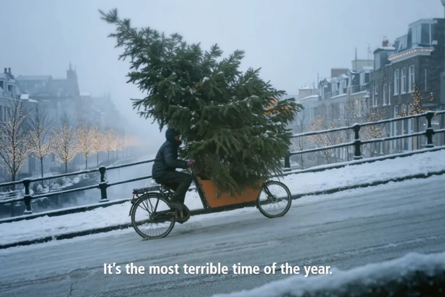 Bad buzz McDonald's : quand la pub générée par IA rate complètement l'esprit de Noël