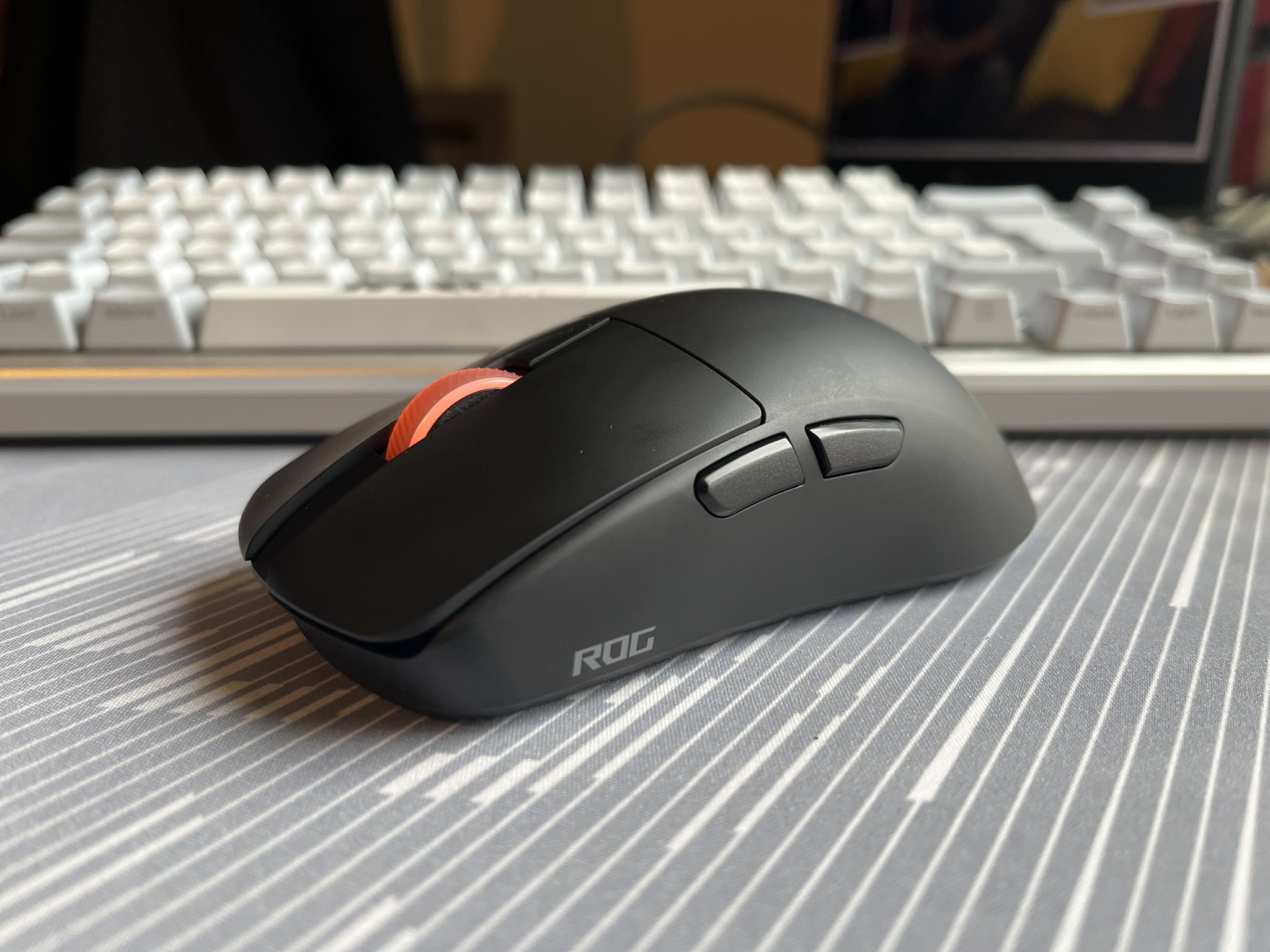 Test Asus ROG Harpe II Ace : la souris esports ambidextre version poids plume