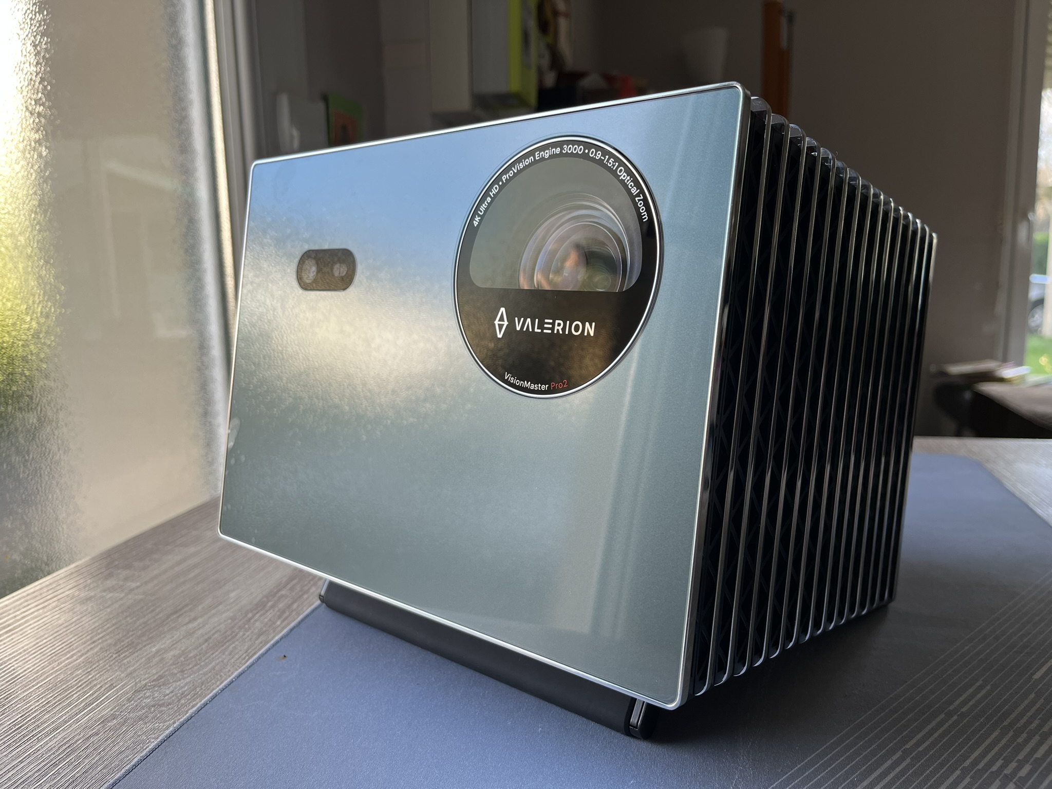 Test Valerion VisionMaster Pro 2 : le projecteur triple laser prêt à vous éblouir