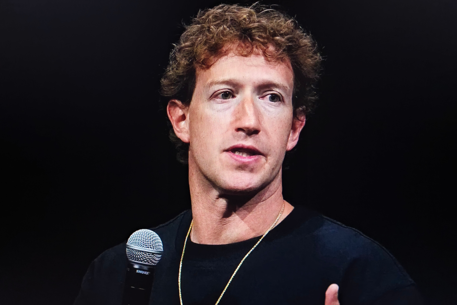 Déjà de l'eau dans le gaz ? Mark Zuckerberg "étouffe" son nouveau chef de l'IA, recruté pour... 14 milliards !