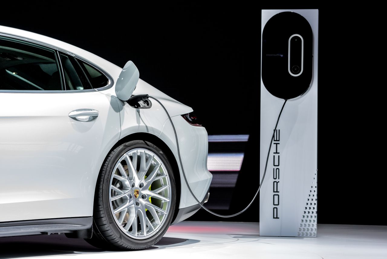 Adieu les chargeurs Porsche ! Le géant allemand jette l'éponge sur le premier marché mondial
