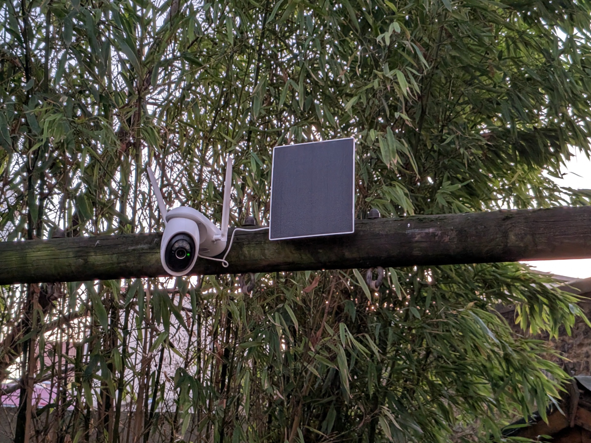 Test TP-Link Tapo C665G Kit : la caméra 4G solaire qui veut vous faire oublier le Wi-Fi (et les rallonges)