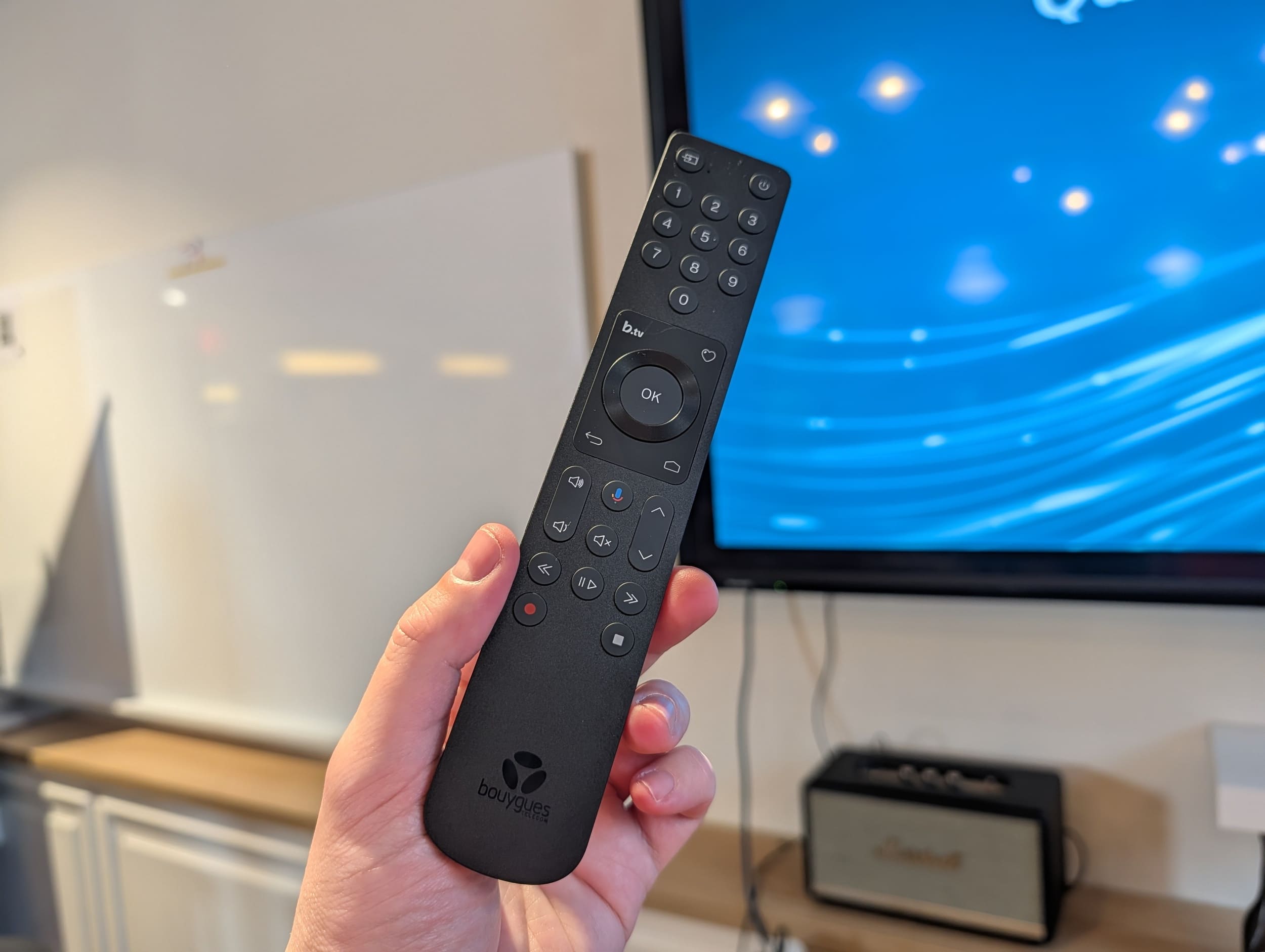 Bouygues Telecom lance b.tv multi-écrans, la fin de la guerre de la télécommande