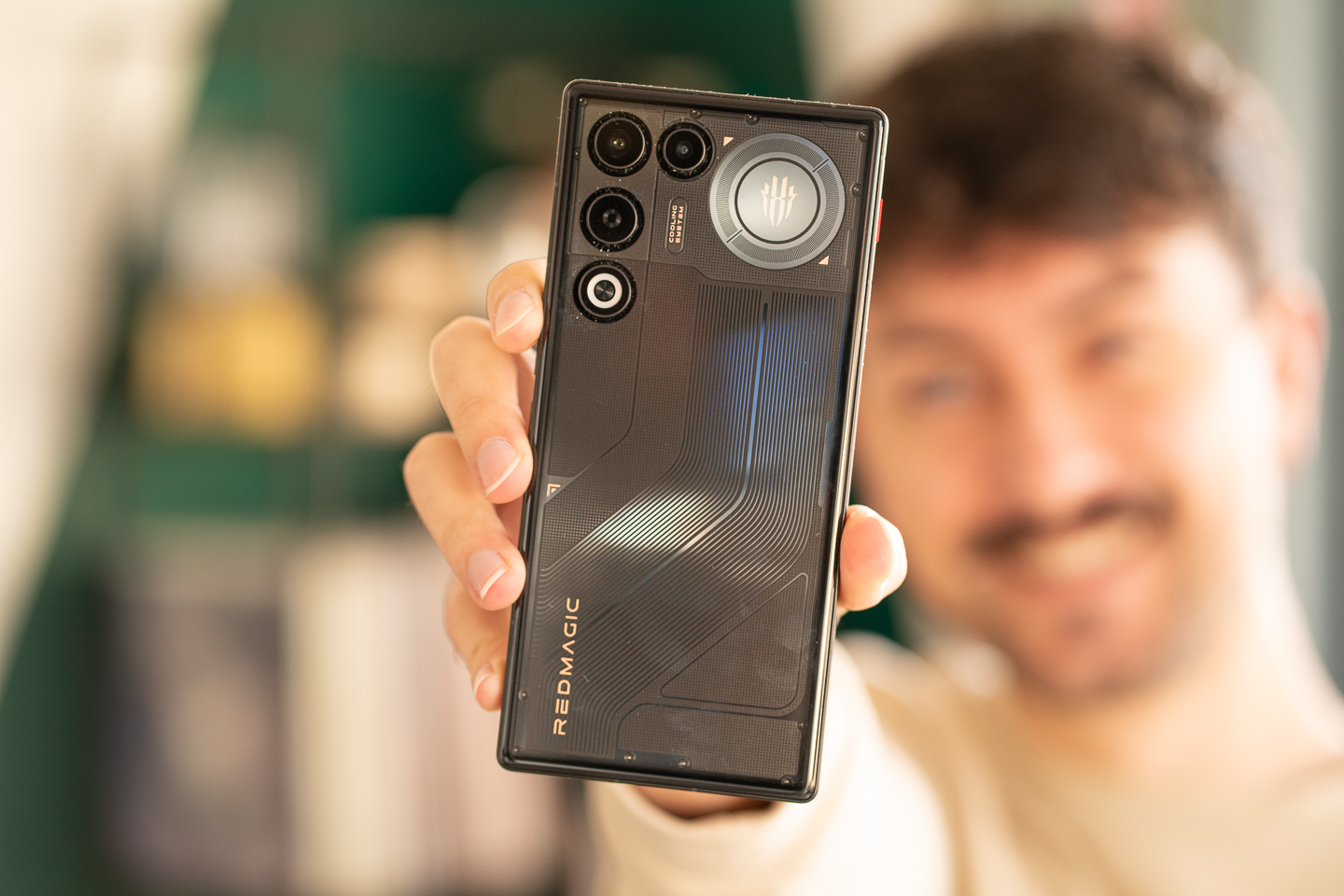 Test Redmagic 11 Air : ce modèle plus fin pourrait bien faire de l'ombre à son grand frère