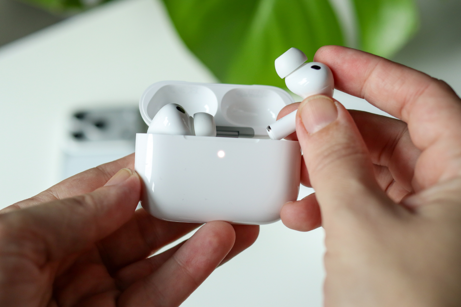 Des AirPods équipés de caméras dès cette année ? La rumeur enfle et devient clairement plausible