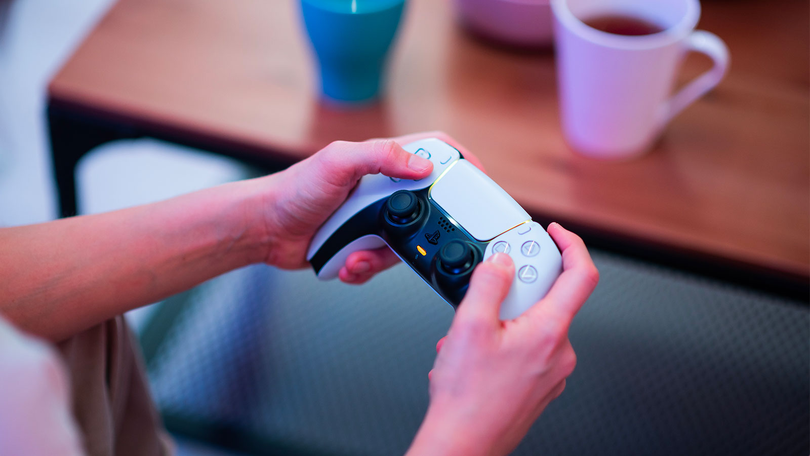 Sony imagine une manette DualSense avec écran tactile amovible : sa nouvelle idée surprenante