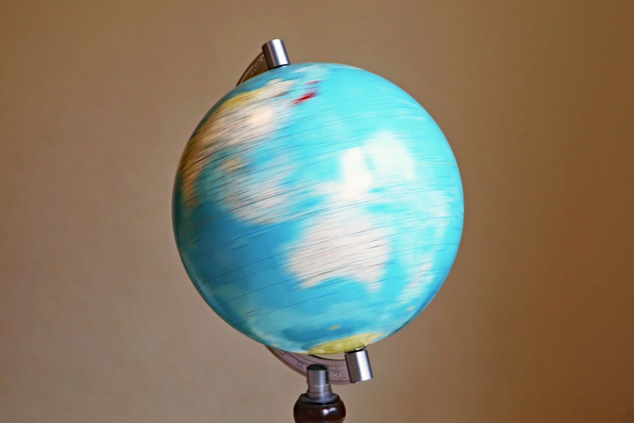 La terre tourne moins vite qu'avant, à qui la faute ?