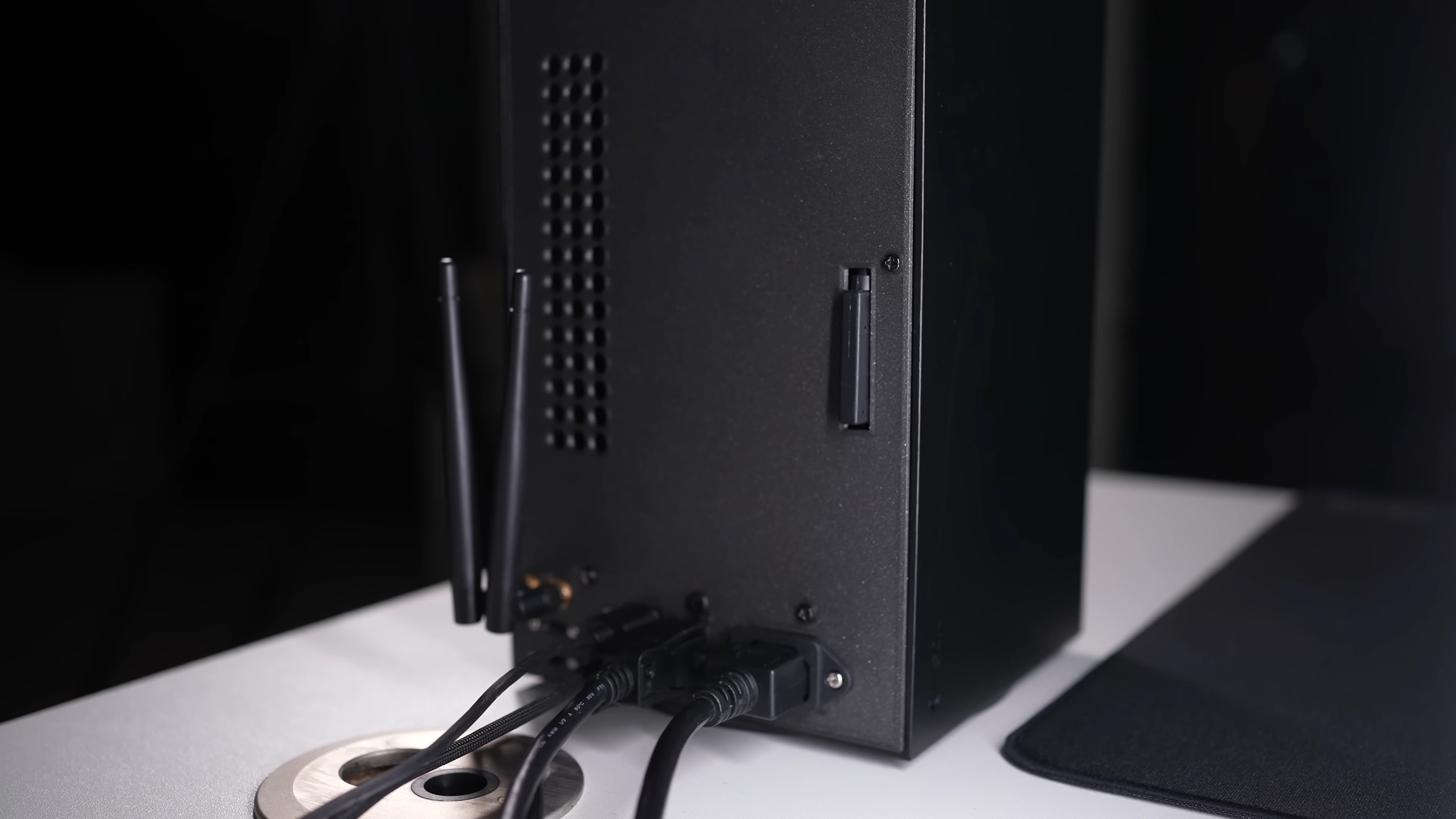 Pourquoi attendre la Xbox Helix ? Ce moddeur convertit sa Series X en PC avec une RTX 5060 en prime