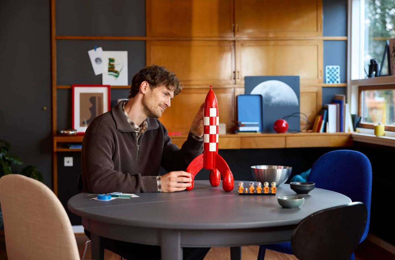 Lego Tintin : la mythique fusée lunaire arrive enfin en briques (et elle est immense)