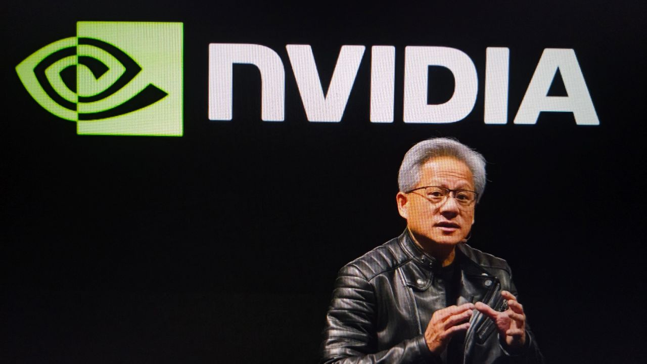 Mais pourquoi le patron de NVIDIA veut donner 250 000 jetons d'IA à chaque employé ?