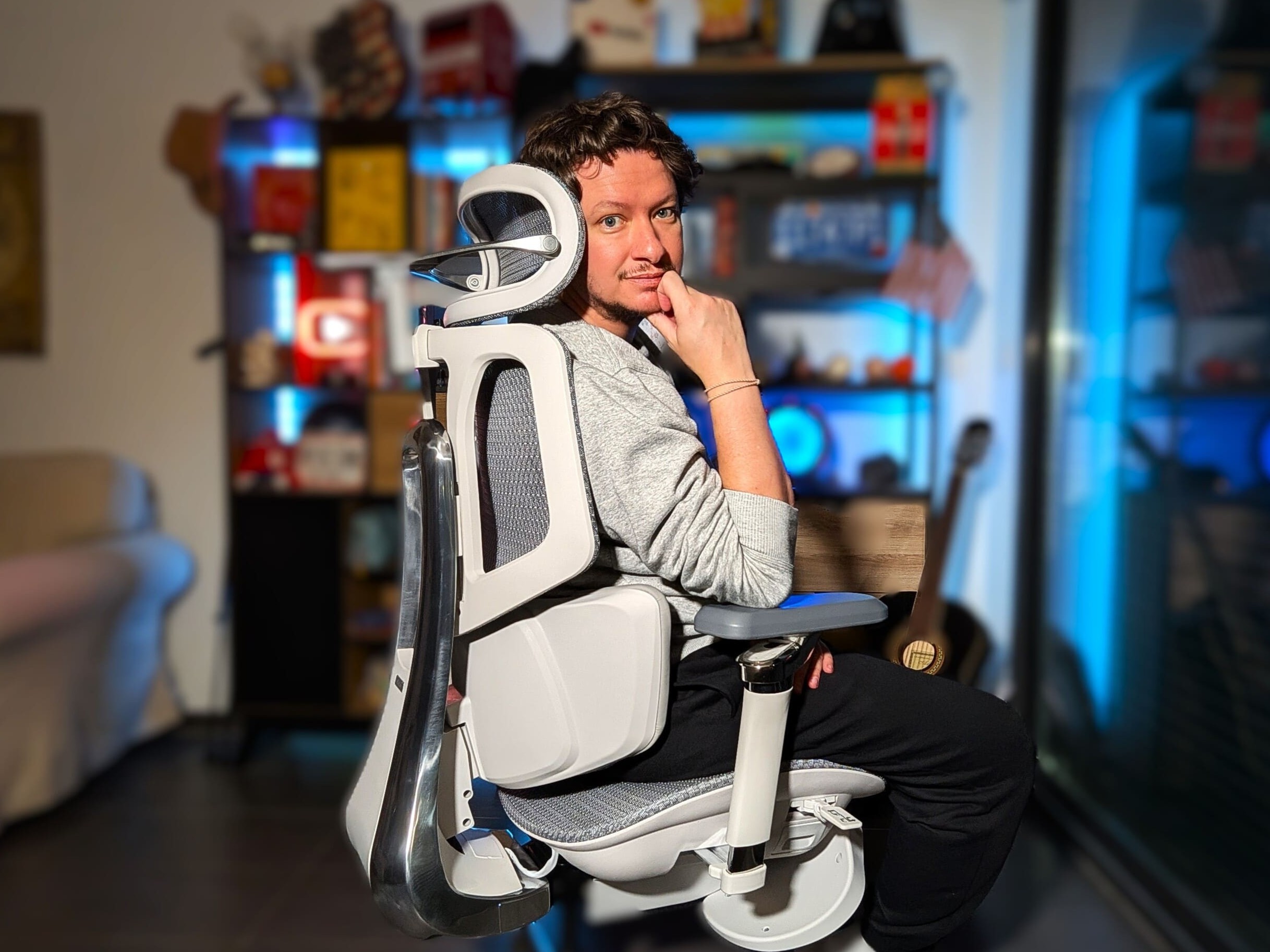 Une chaise avec de l'IA qui vous masse le dos : on a testé le siège ergonomique Hbada X7, et les douleurs disparaissent