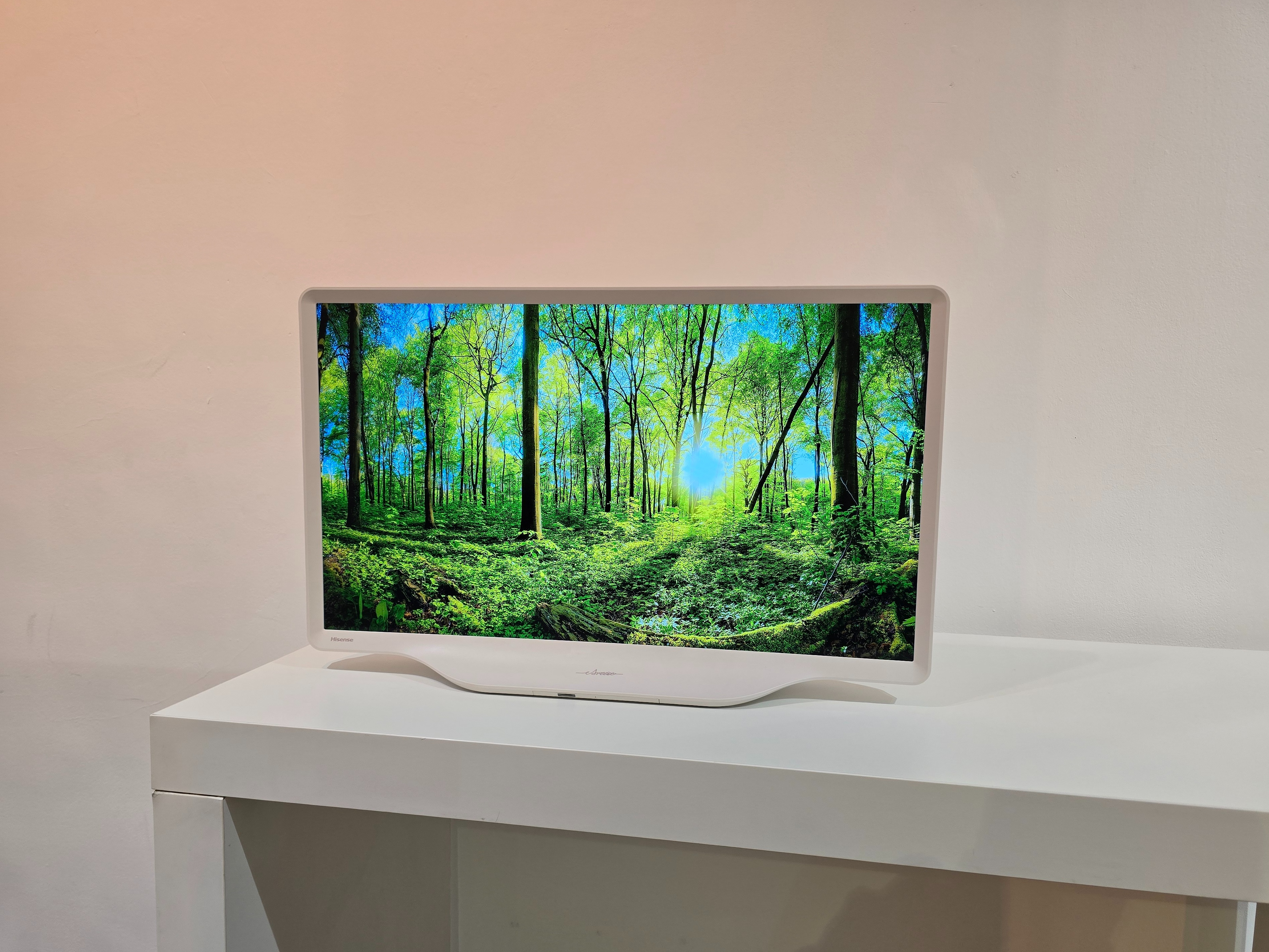 Hisense casse les codes de la TV : écran mobile, design et nouveaux usages au programme