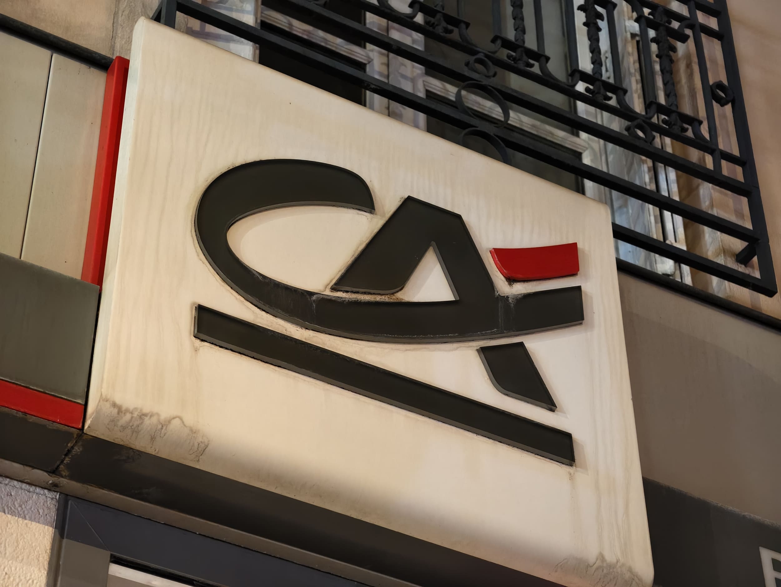 Fraude au faux RIB : le Crédit Agricole condamné pour ne pas avoir décroché son téléphone