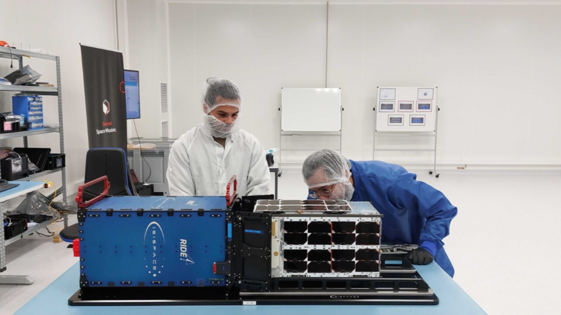 Le Français SpaceLocker devient opérateur de satellites et fait tomber les coûts avec le "port USB des satellites"