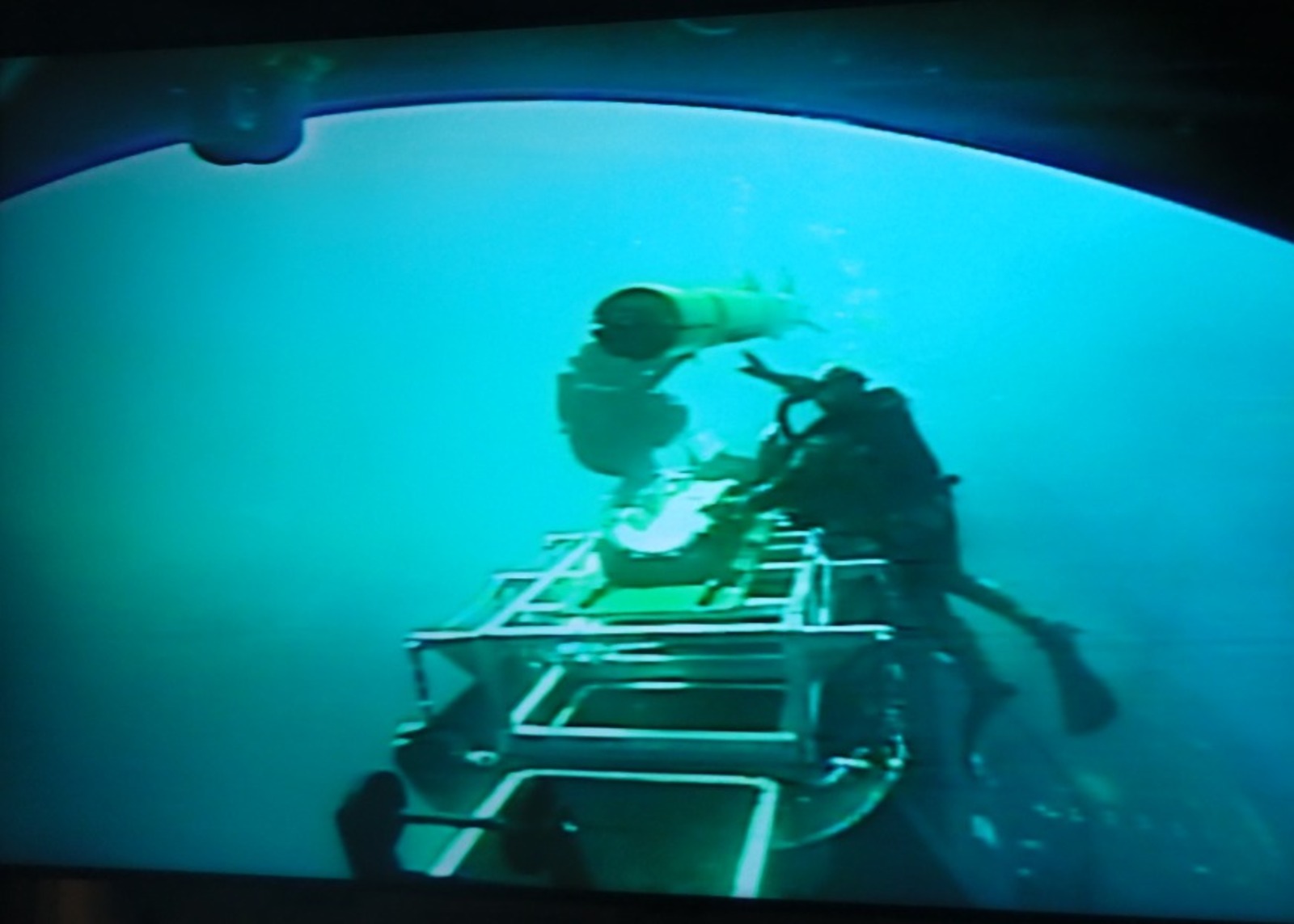 Un sous-marin nucléaire d'attaque français teste un drone sous-marin américain au large de Toulon