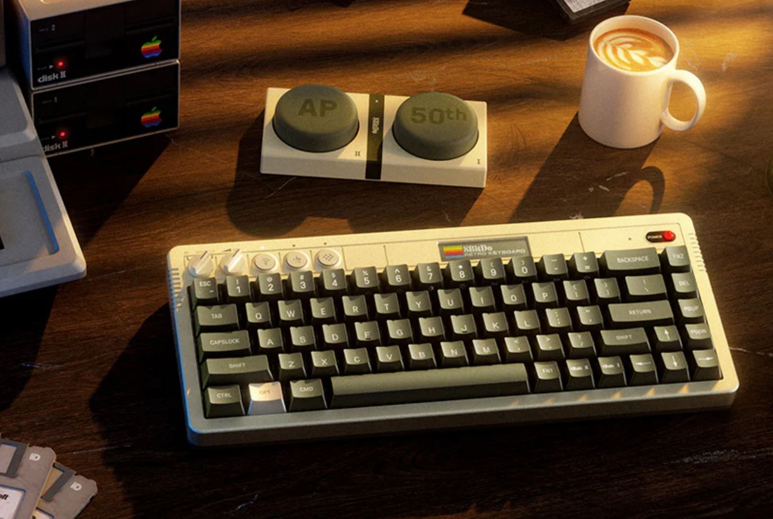 Pour les 50 ans d'Apple, 8BitDo va lancer un clavier façon Apple II... à 500 dollars