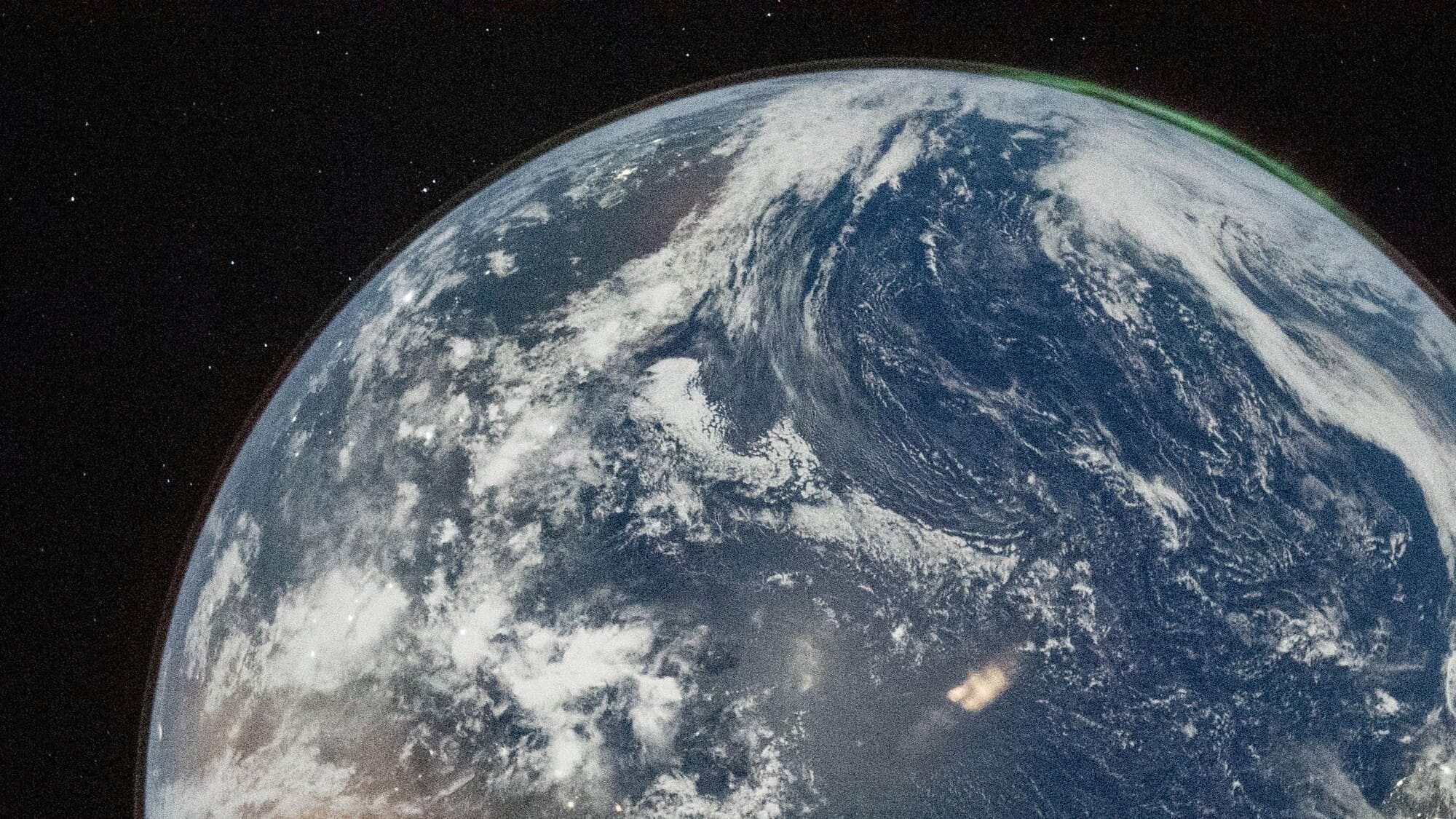 La NASA publie de sublimes photos de la Terre depuis Orion, il n'y a plus qu'à admirer