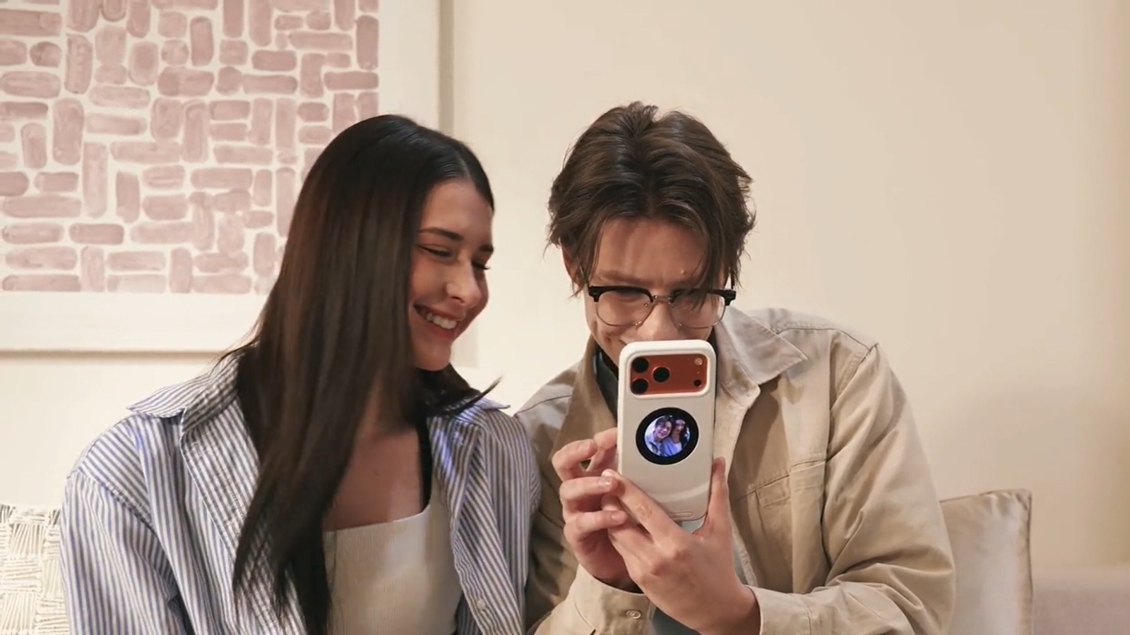 Cette coque donne à l'iPhone 17 Pro un deuxième écran 