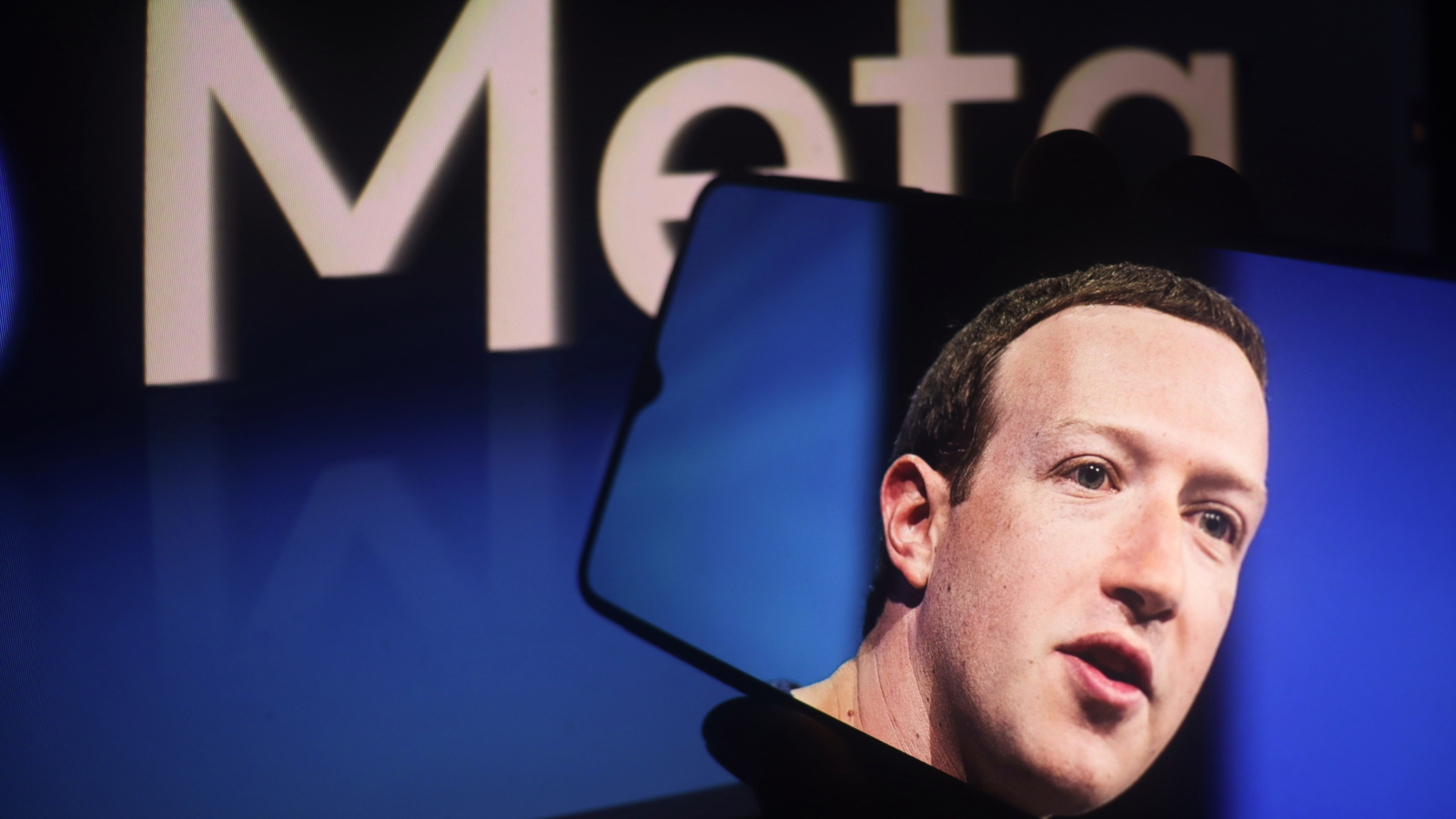 Meta développe un avatar IA de Mark Zuckerberg pour interagir avec ses employés (vous avez bien lu)