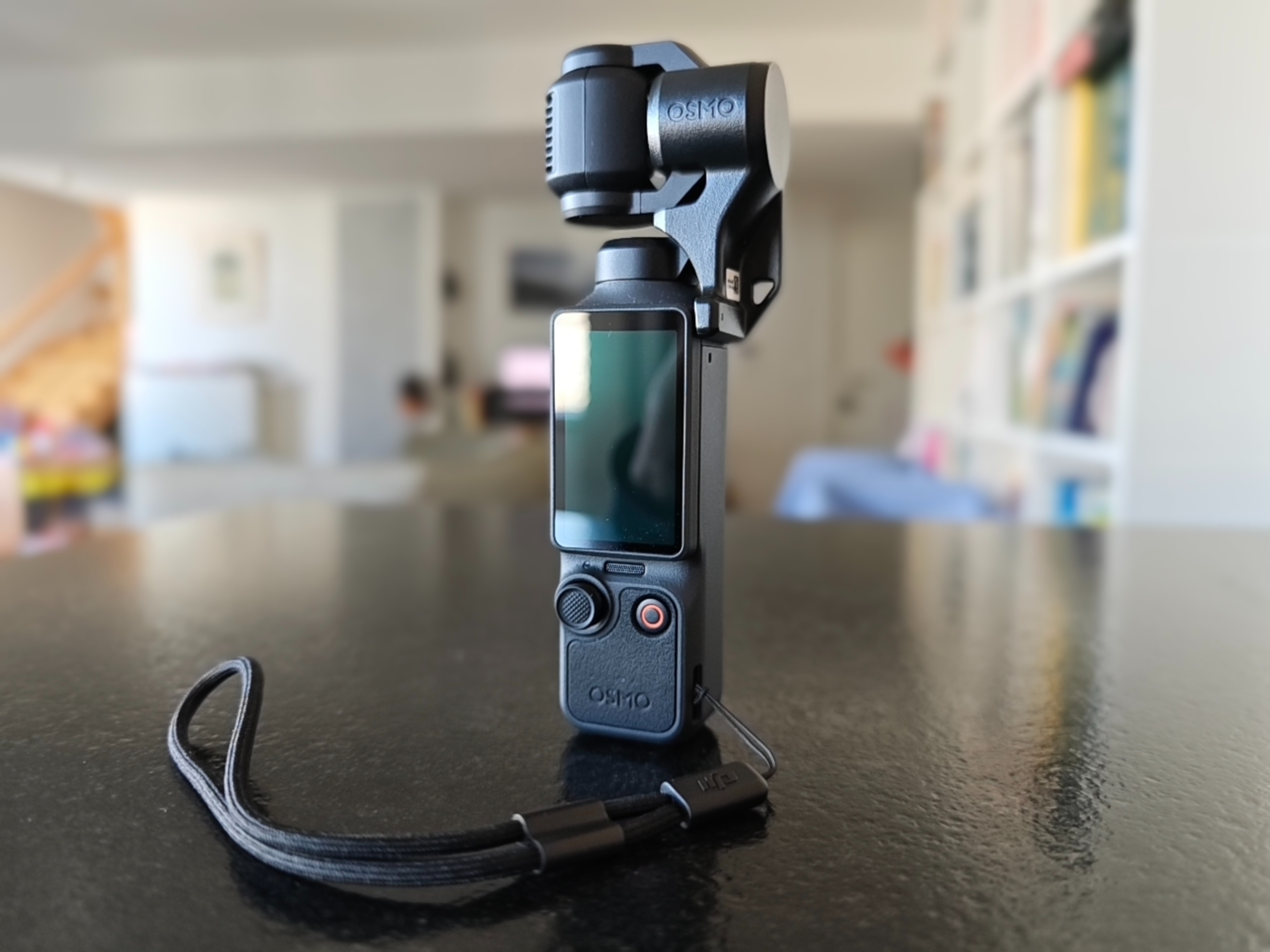 Test DJI Osmo Pocket 4 : la nouvelle reine des caméras de poche