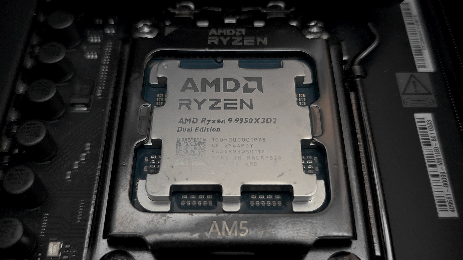 Ryzen 9 9950X3D2 : deux caches X3D et 192 Mo de L3