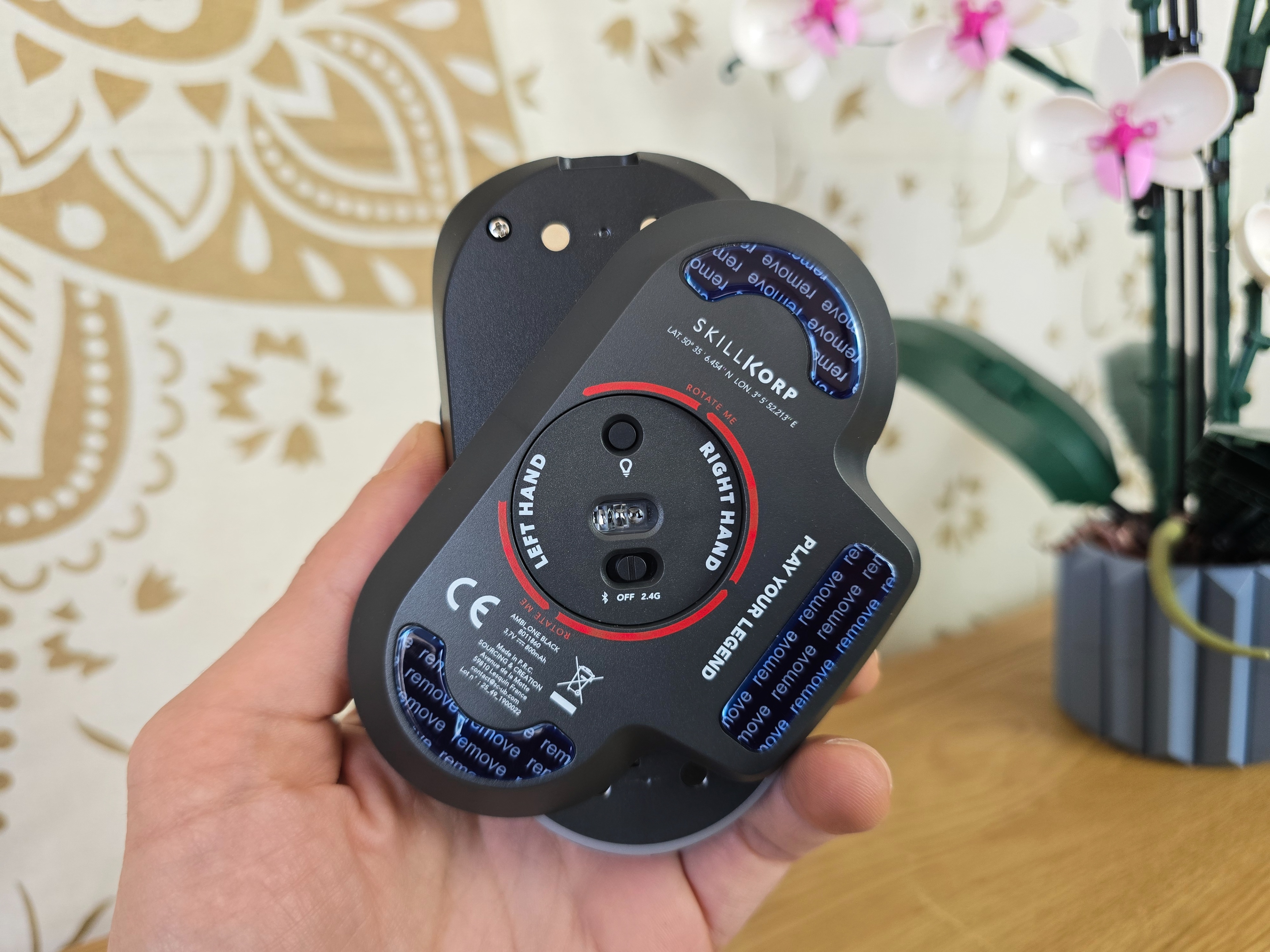 Cette souris gaming à base rotative veut réconcilier les droitiers et gauchers !