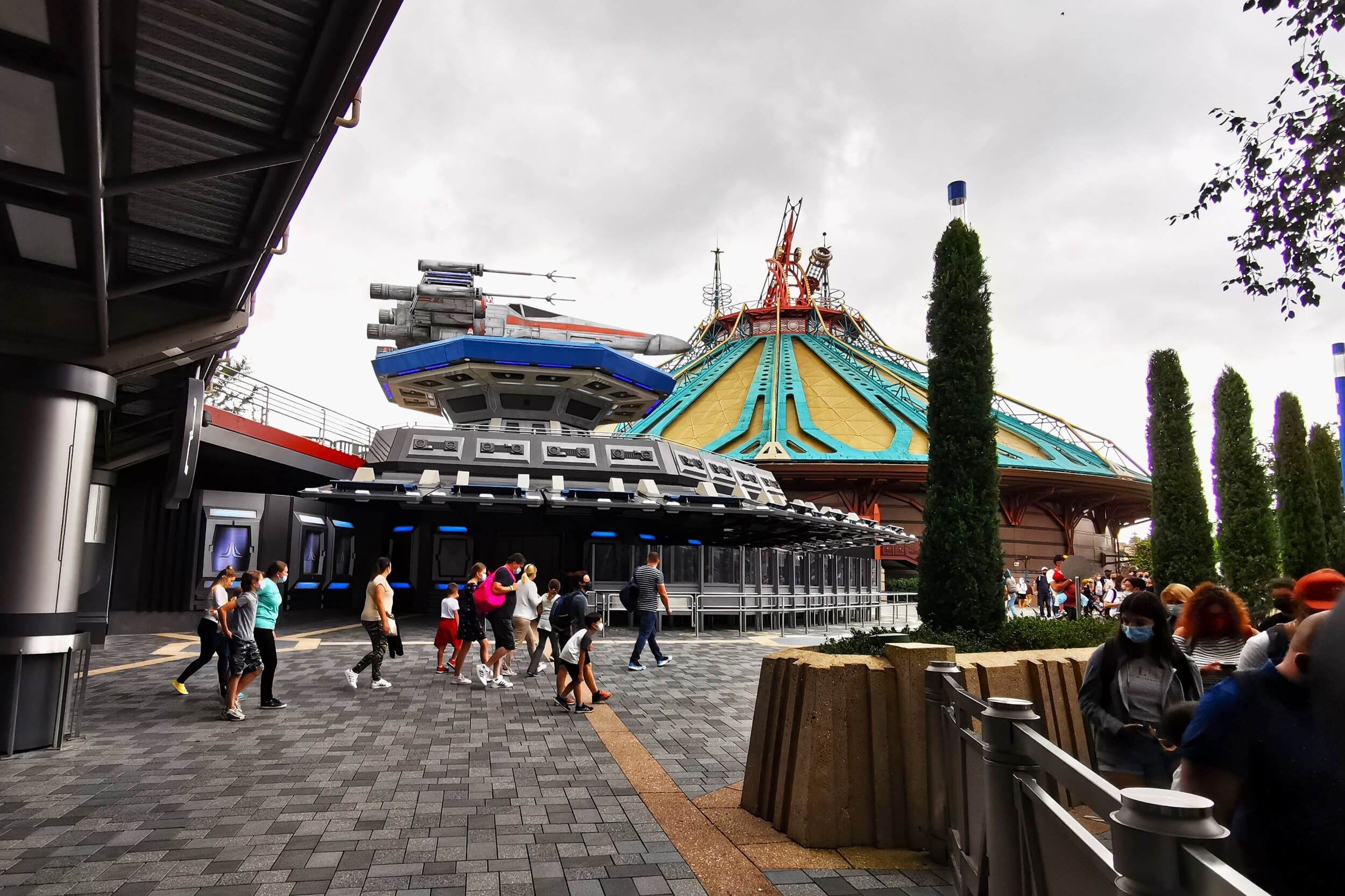 Disney brevette un système fûté qui vérifie les harnais de sécurité dans ses attractions avant chaque départ