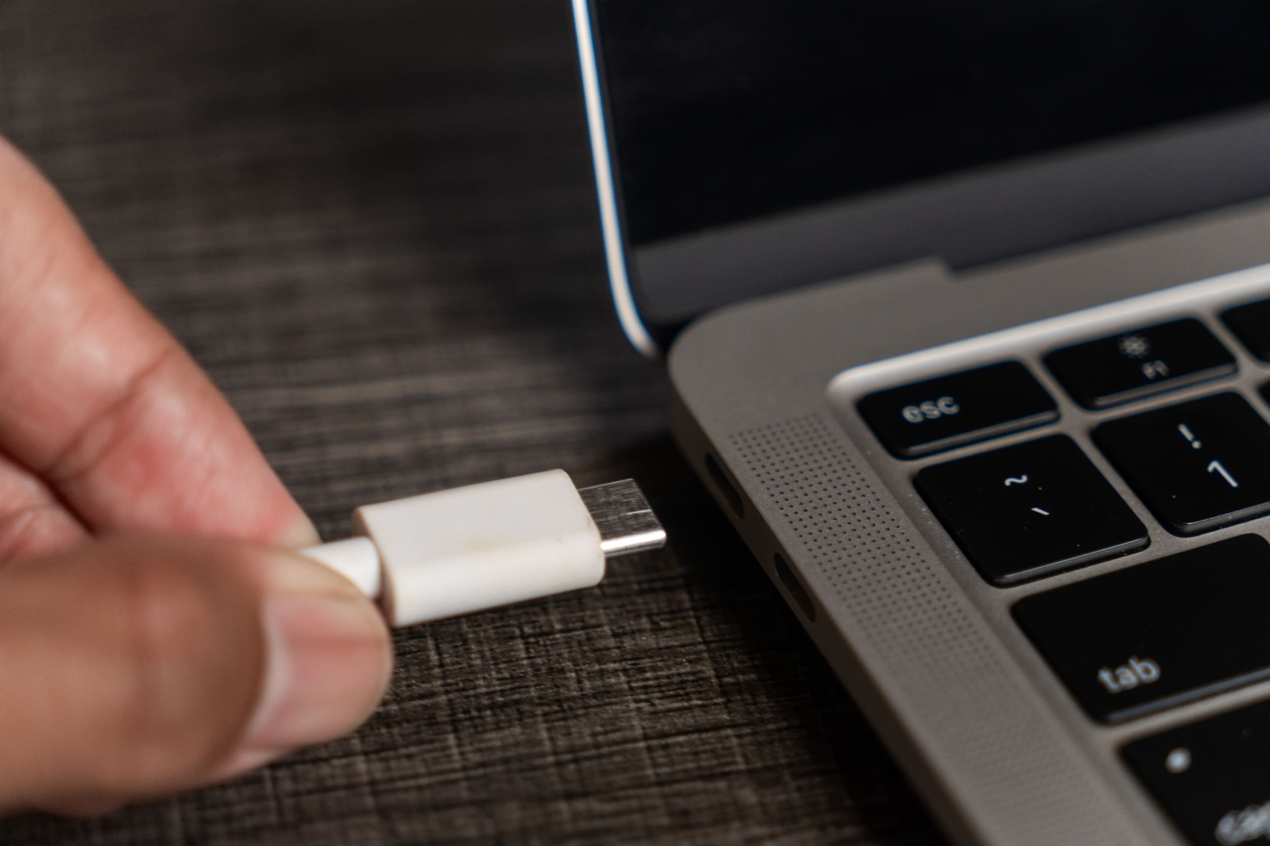 Le chargeur universel USB-C est enfin obligatoire sur les ordinateurs portables, et il y a une chose à savoir
