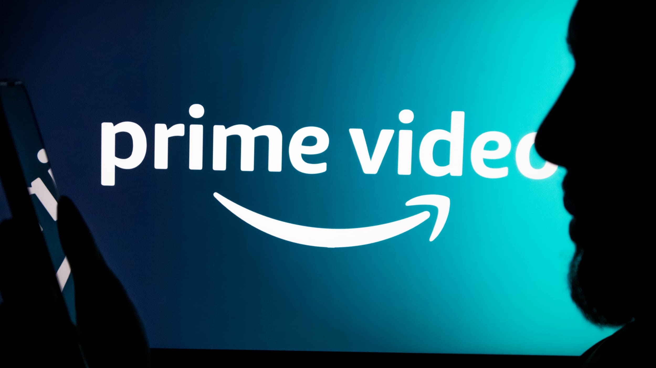 L'ARCOM pousse Amazon à mettre la main au portefeuille pour la création française, et mission accomplie !