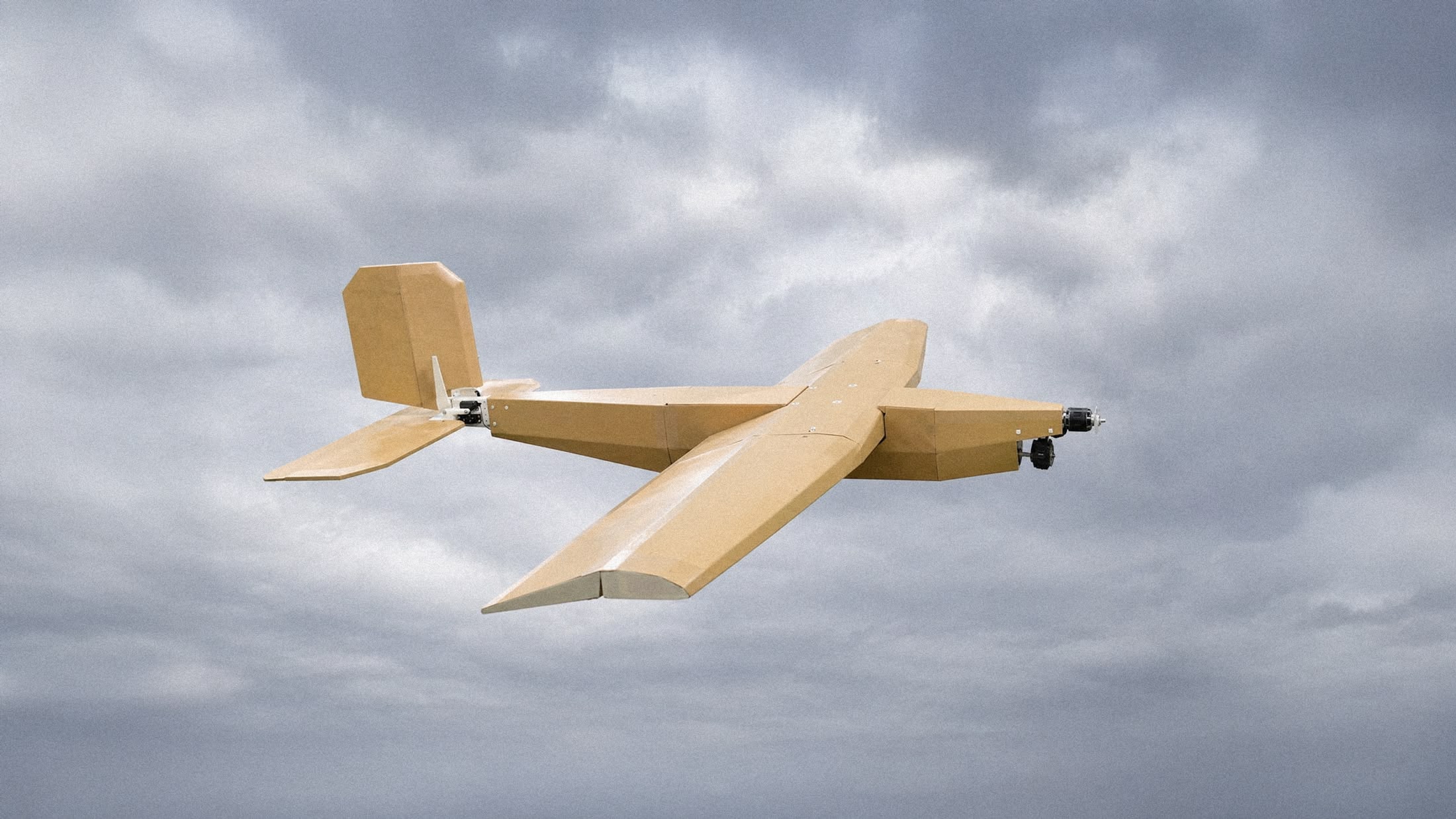 Des drones militaires « en carton » à 2000 € : le Japon présente sa stratégie de l'essaim jetable