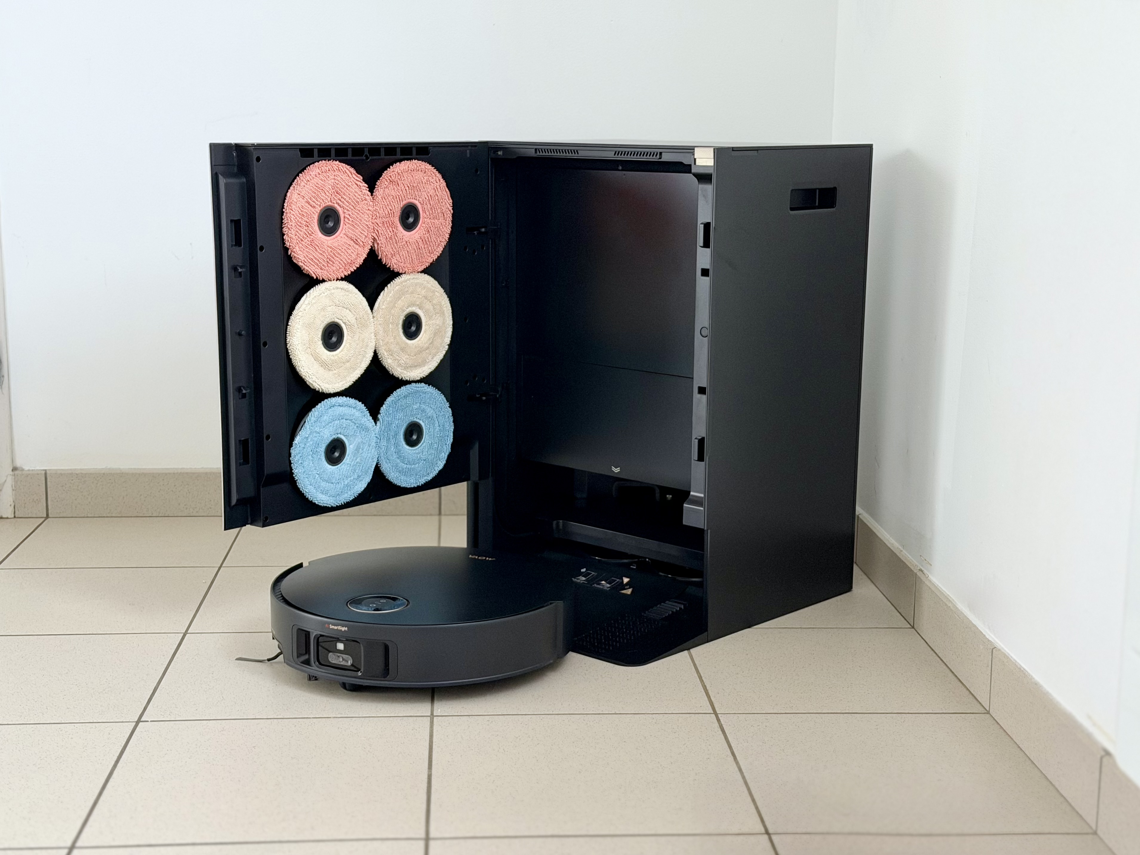 Mova Mobius 60 : le robot qui change de serpillère tout seul, mais pour quoi faire ?