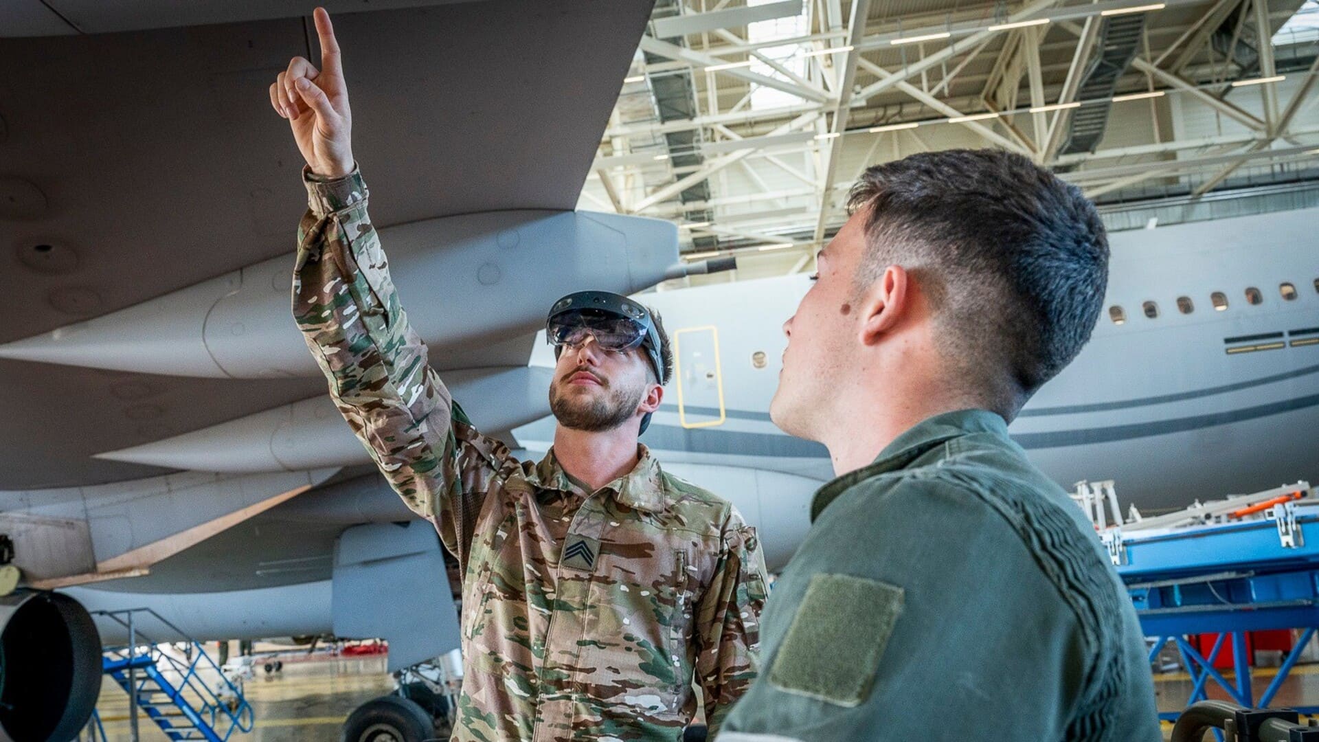Un réserviste d'Airbus a convaincu l'armée de l'Air d'adopter la réalité augmentée façon Microsoft pour ses avions
