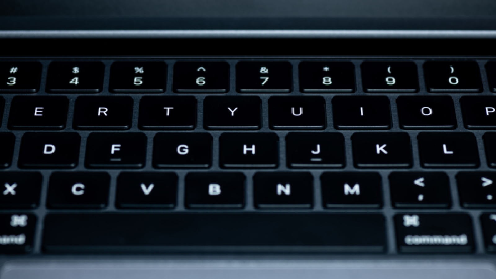 Comment faire les majuscules accentuées (À, É, È, Ç, Î, Ô, Û, R) sur PC, Mac ou smartphone ?