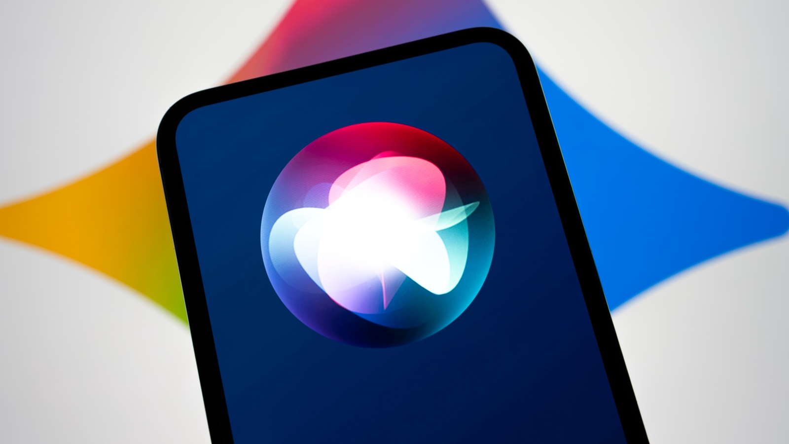 Pour booster Siri, Apple met de côté son infrastructure cloud maison et fait confiance à Google