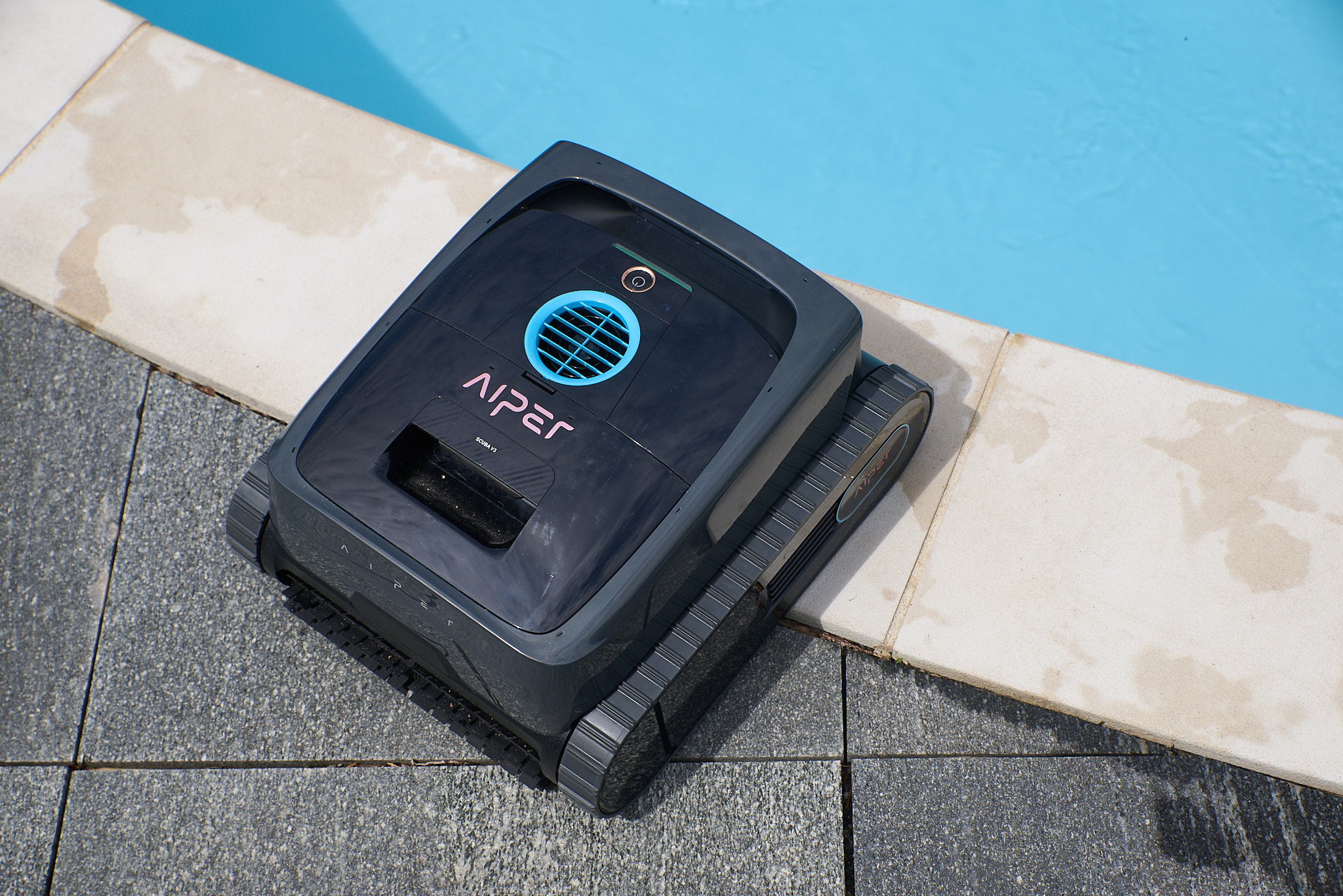 Test Aiper Scuba V3 : l'IA dans un robot piscine, vraie avancée ou argument marketing ?