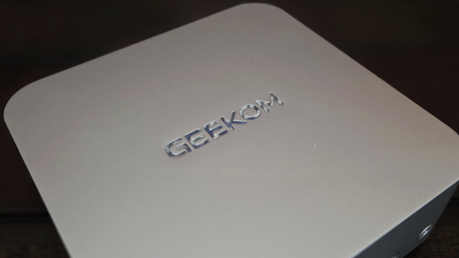 Test Geekom A9 Max : la puissance colossale d'AMD dans un boîtier minuscule