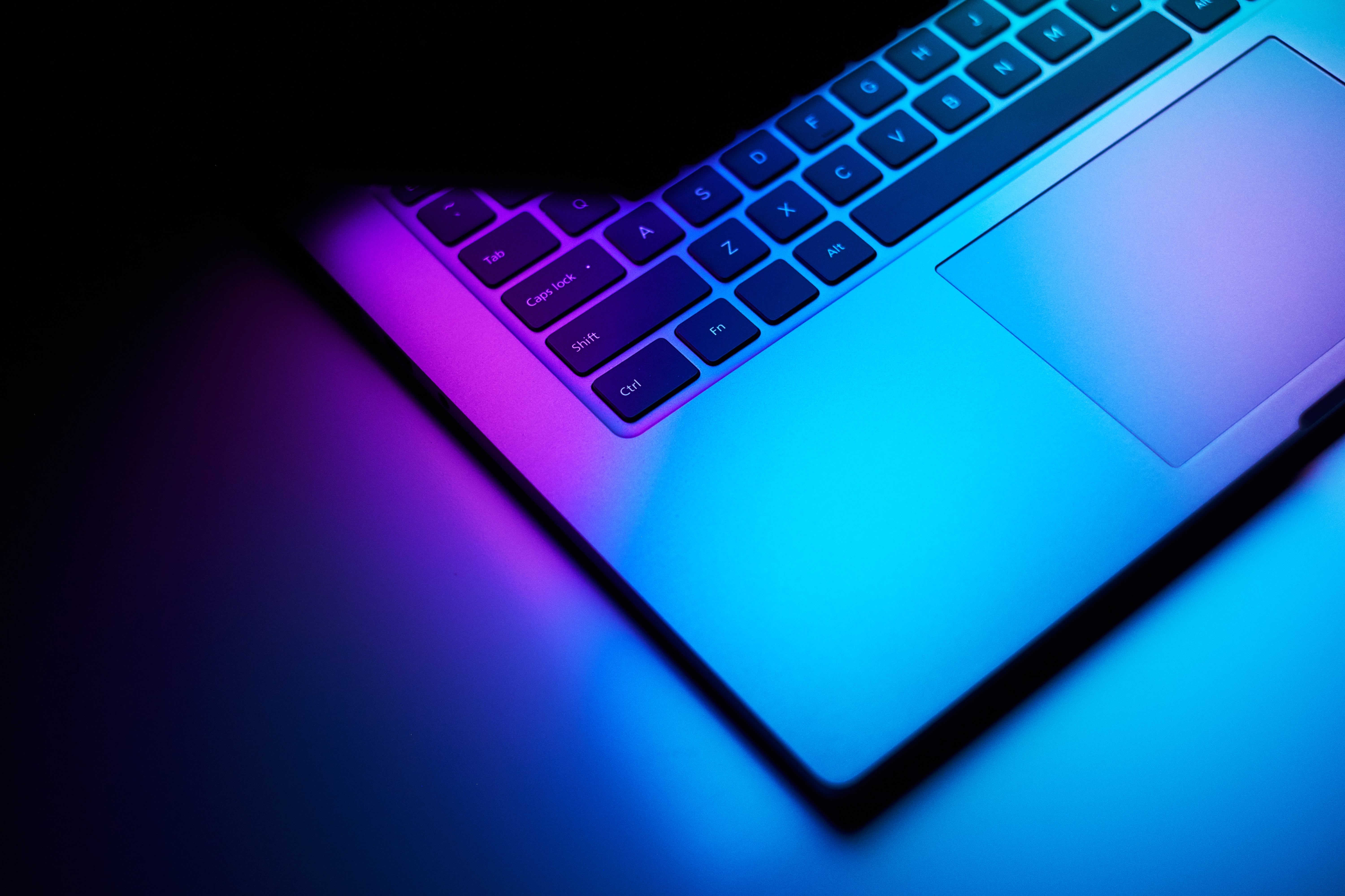 Microsoft glisse un filtre anti-lumière bleue directement dans Windows 11