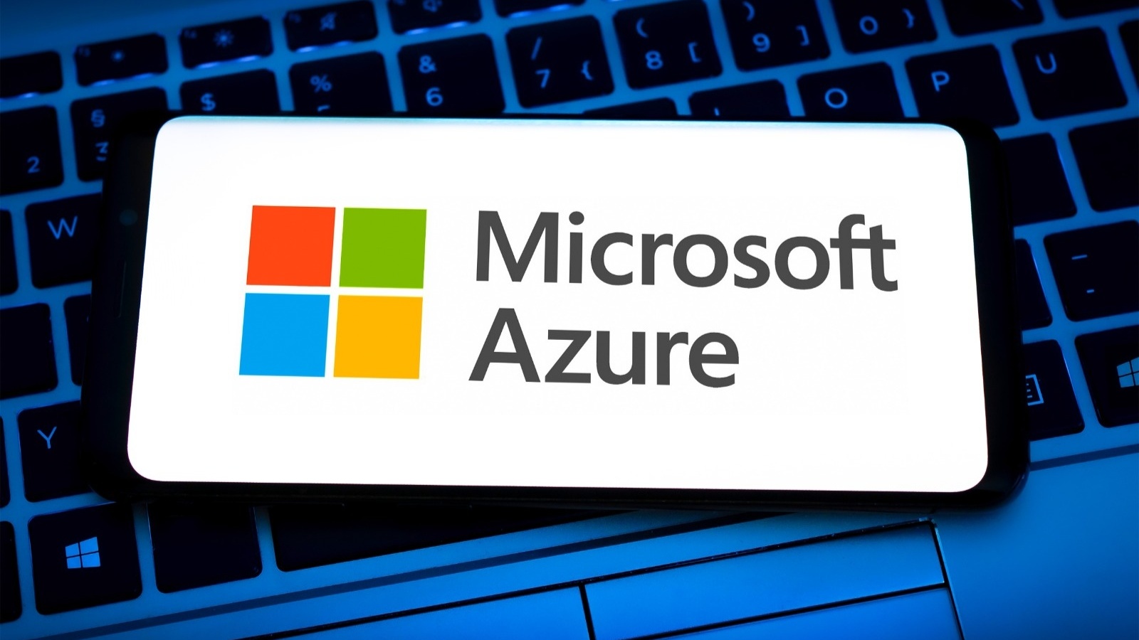 Amazon et Microsoft bientôt gatekeepers : pourquoi l'UE veut réguler les géants du cloud