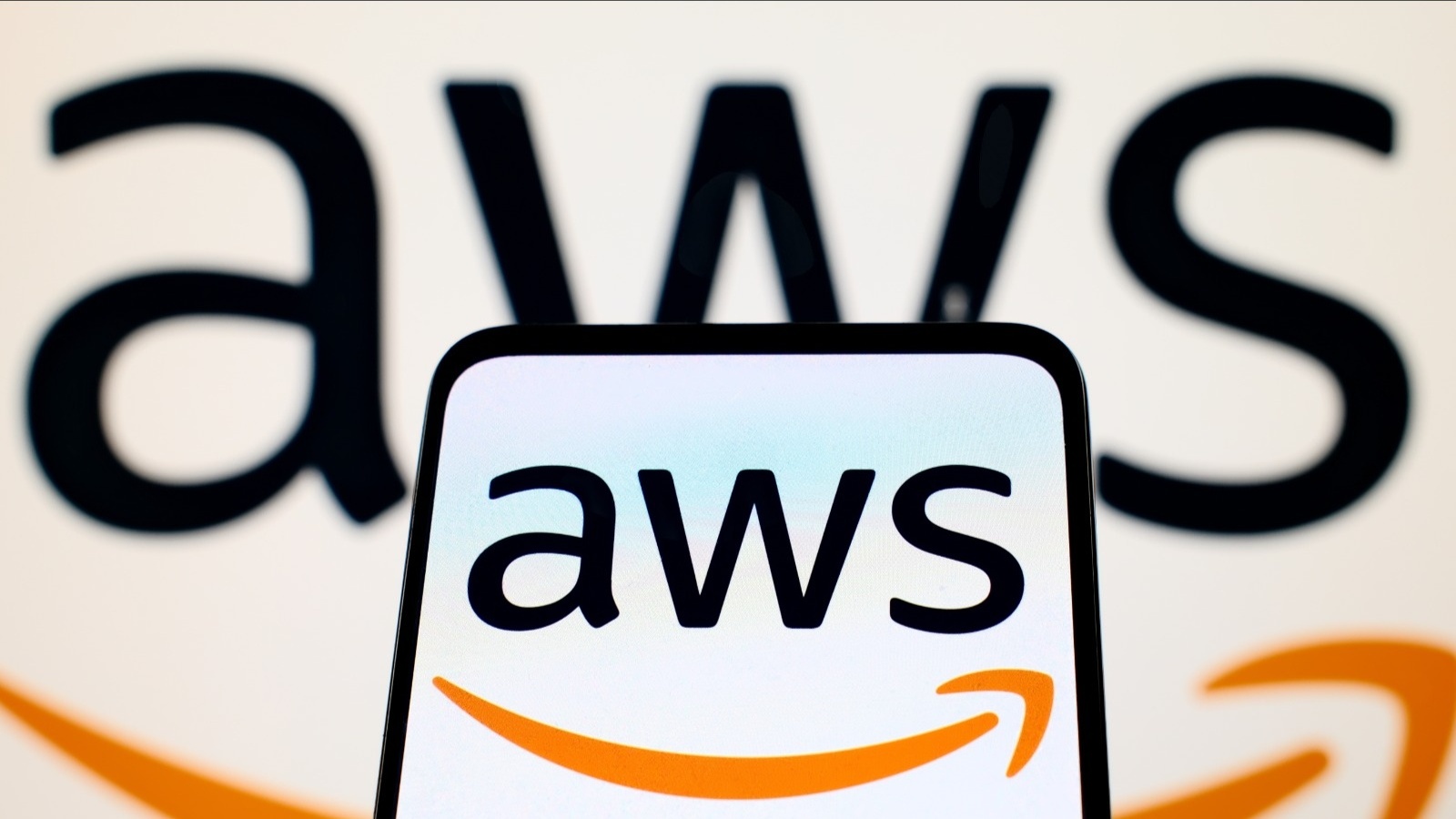 AWS : Plus de 700 clés d'accès dans la nature, avec des droits admin
