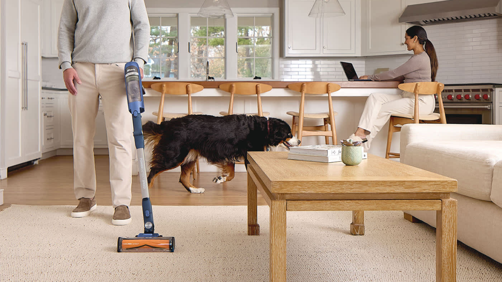 Shark casse le prix de son aspirateur balai PowerDetect Speed Ultramarine avec 10 % de remise