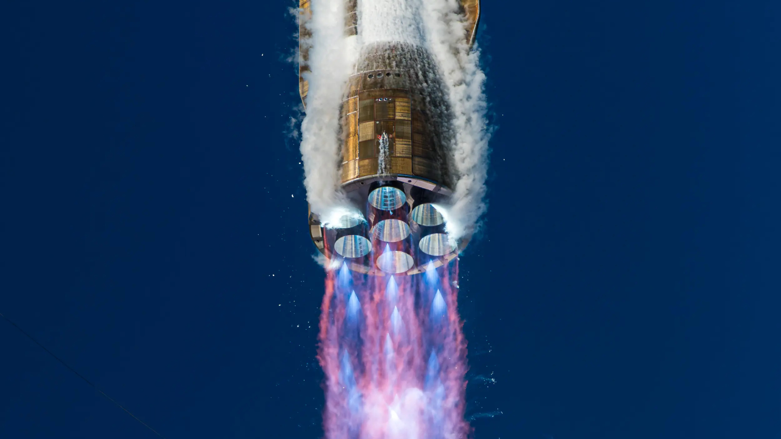 Blue Origin insiste : New Glenn doit voler avant la fin de l'année (et le compte à rebours commence)