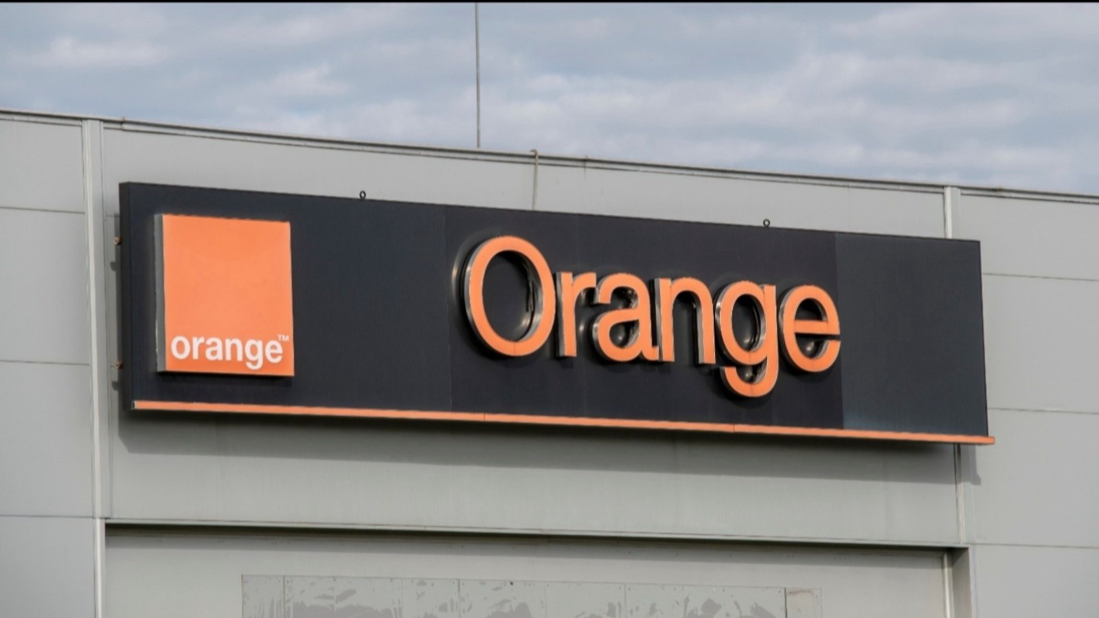 Comment Orange prépare son réseau pour absorber 2 millions de clients en plus cet été