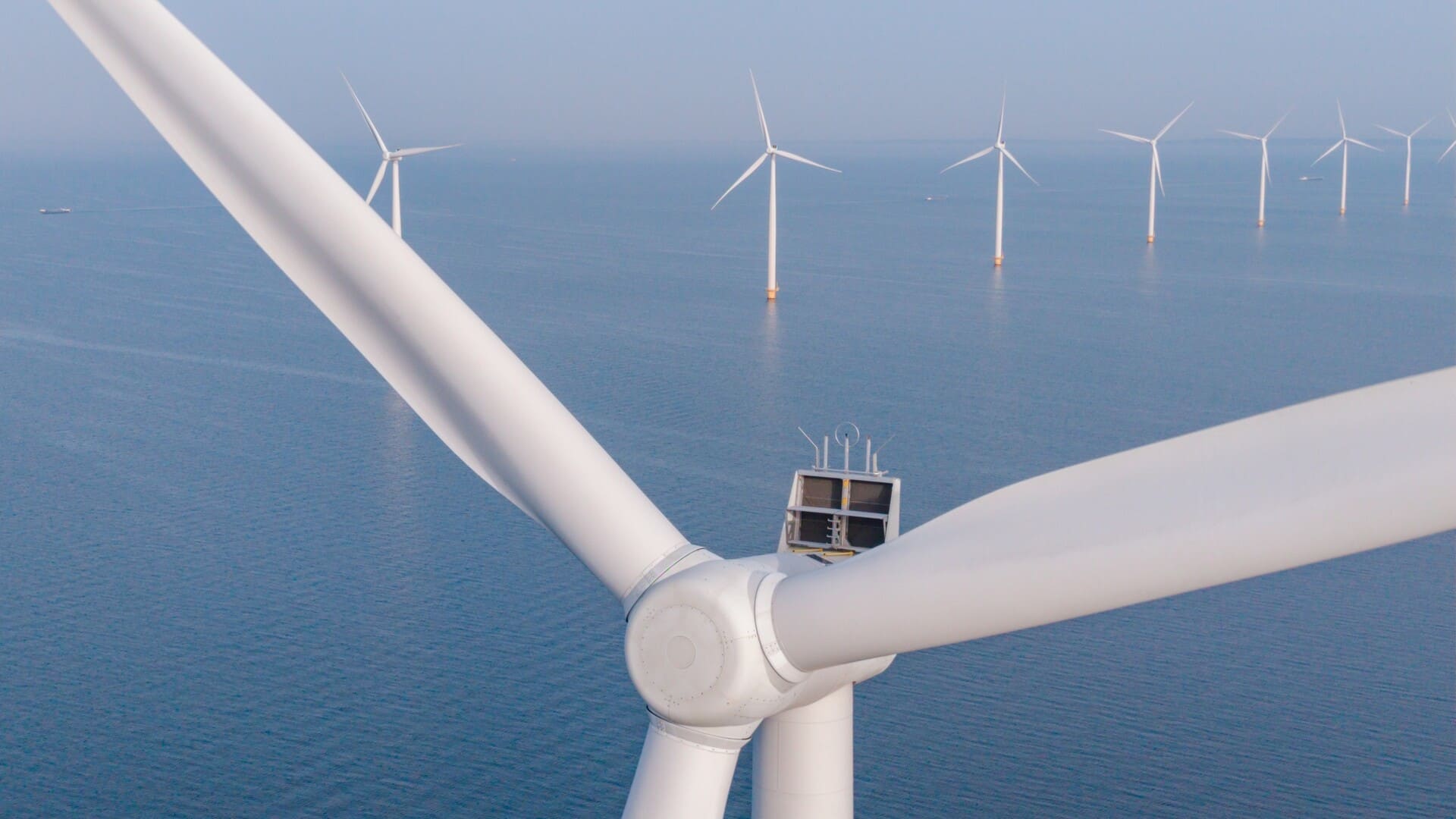 La France va construire 11 parcs éoliens en mer, grâce à une aide gigantesque de l'Europe