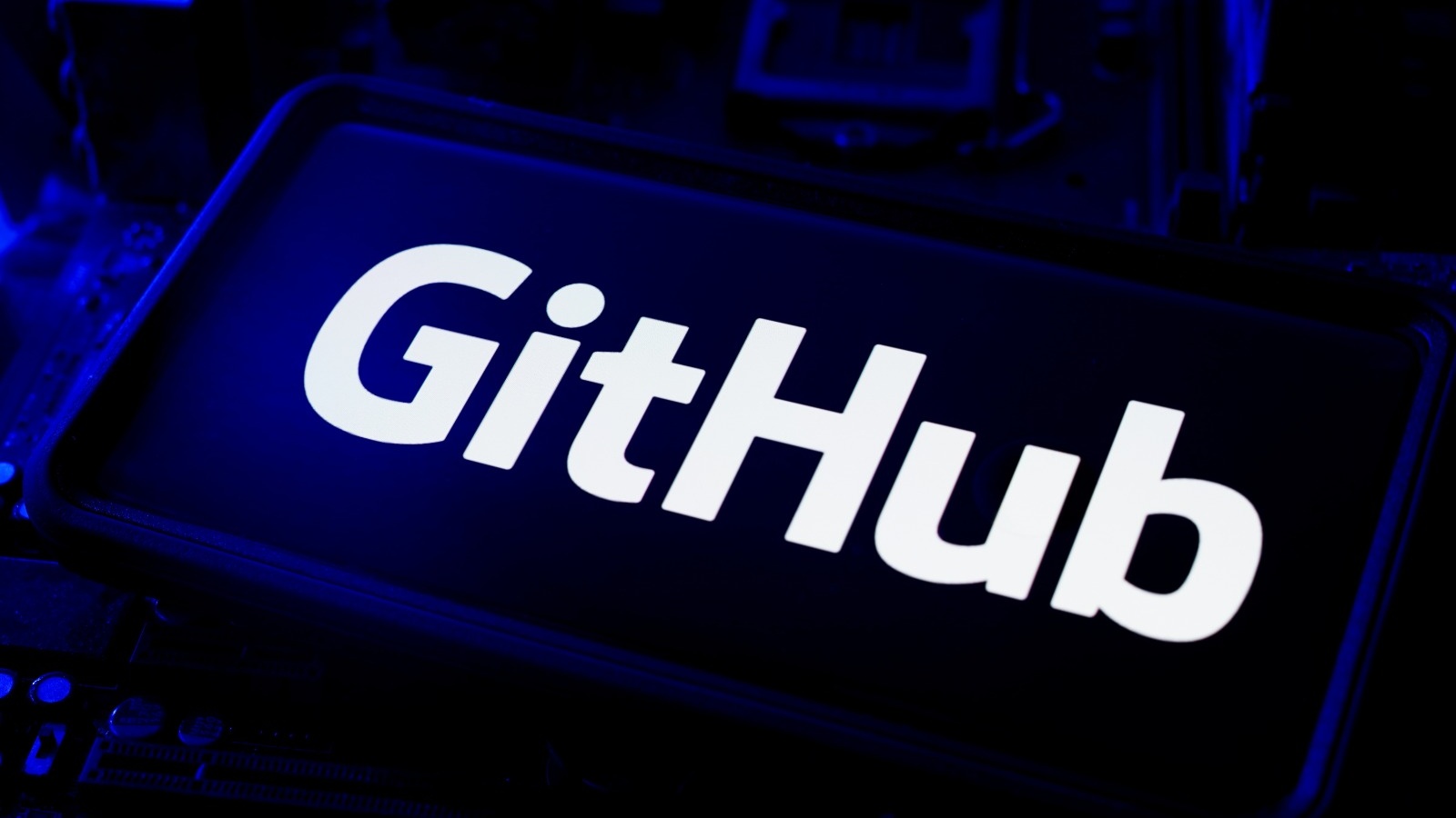 Près de 300 nouveaux faux dépôts GitHub diffusent des logiciels malveillants